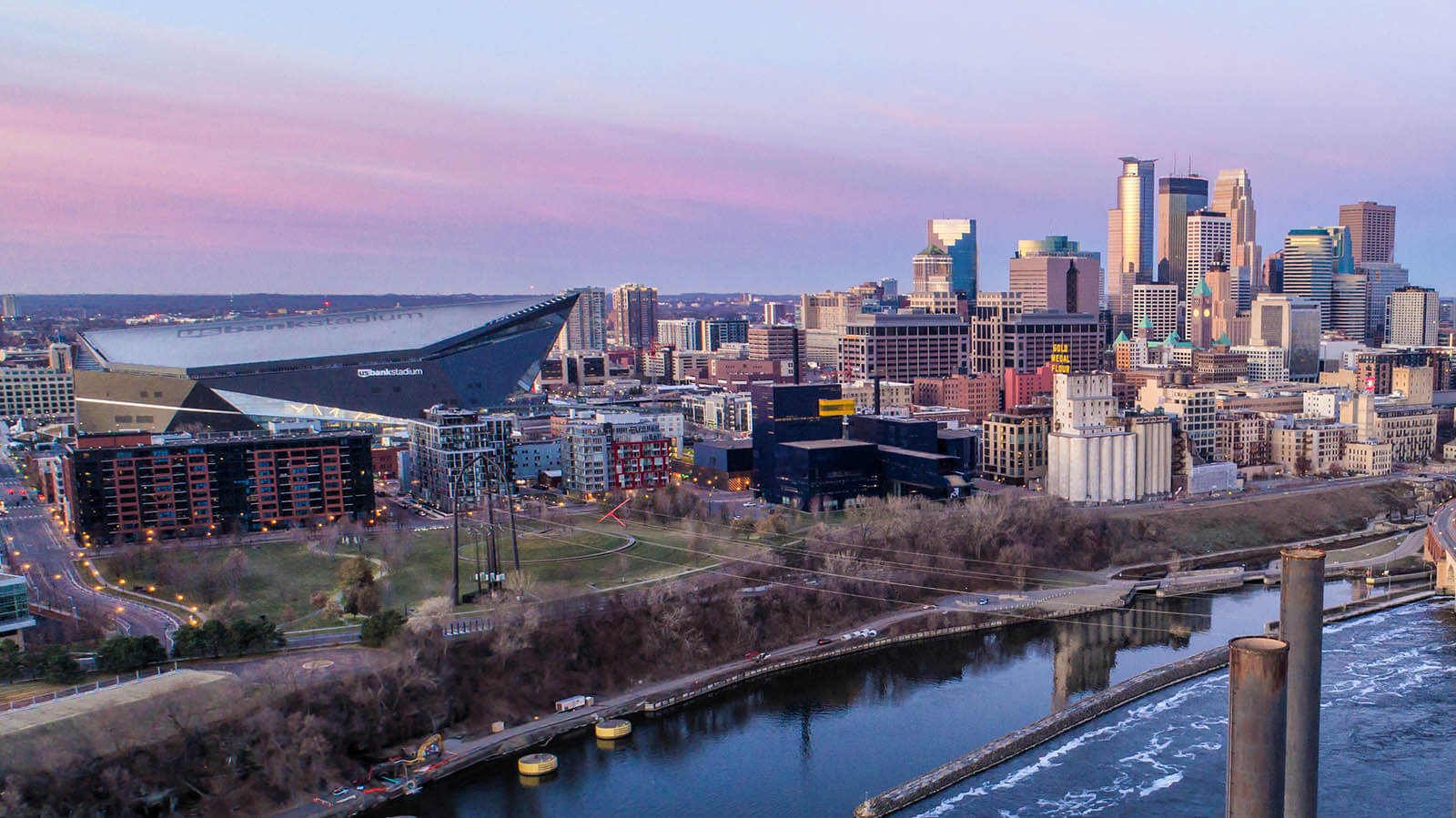 Minneapolis skyline with Vikings stadium